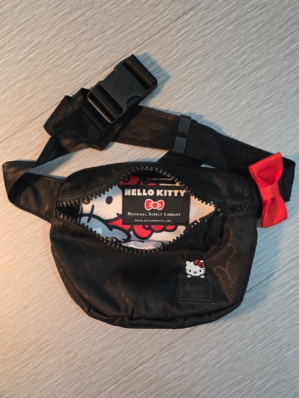 Herschel x Hello Kitty Black Belt Bag Waist Pack Red Bow Crossbody Mini Bag